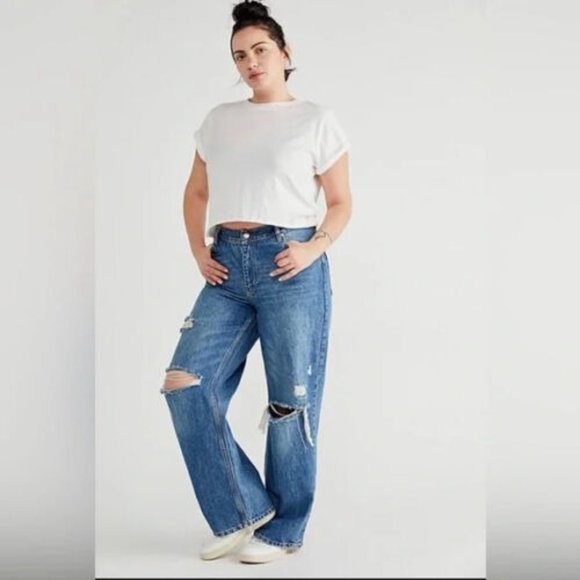 We The Free Denim - Free People curvy fever pitch boyfriend Jeans Size 33 Denim Blue